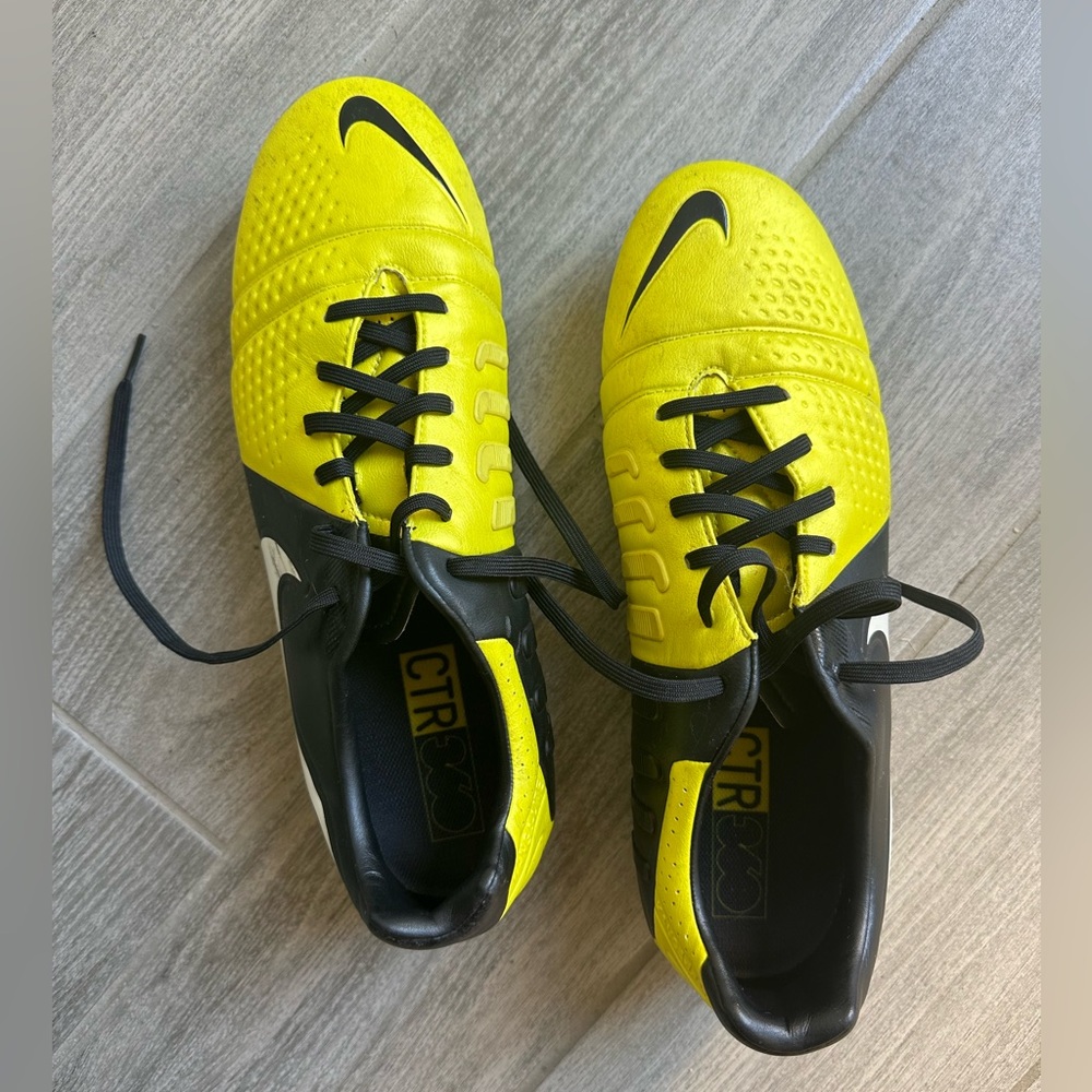 Nike CTR 360 Kanga Lite Soccer Cleats Shoes Vintage Men's Size 11.5 Yellow